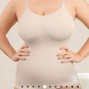 Shapermint Essentials All Day Every Day Scoop Neck Cami